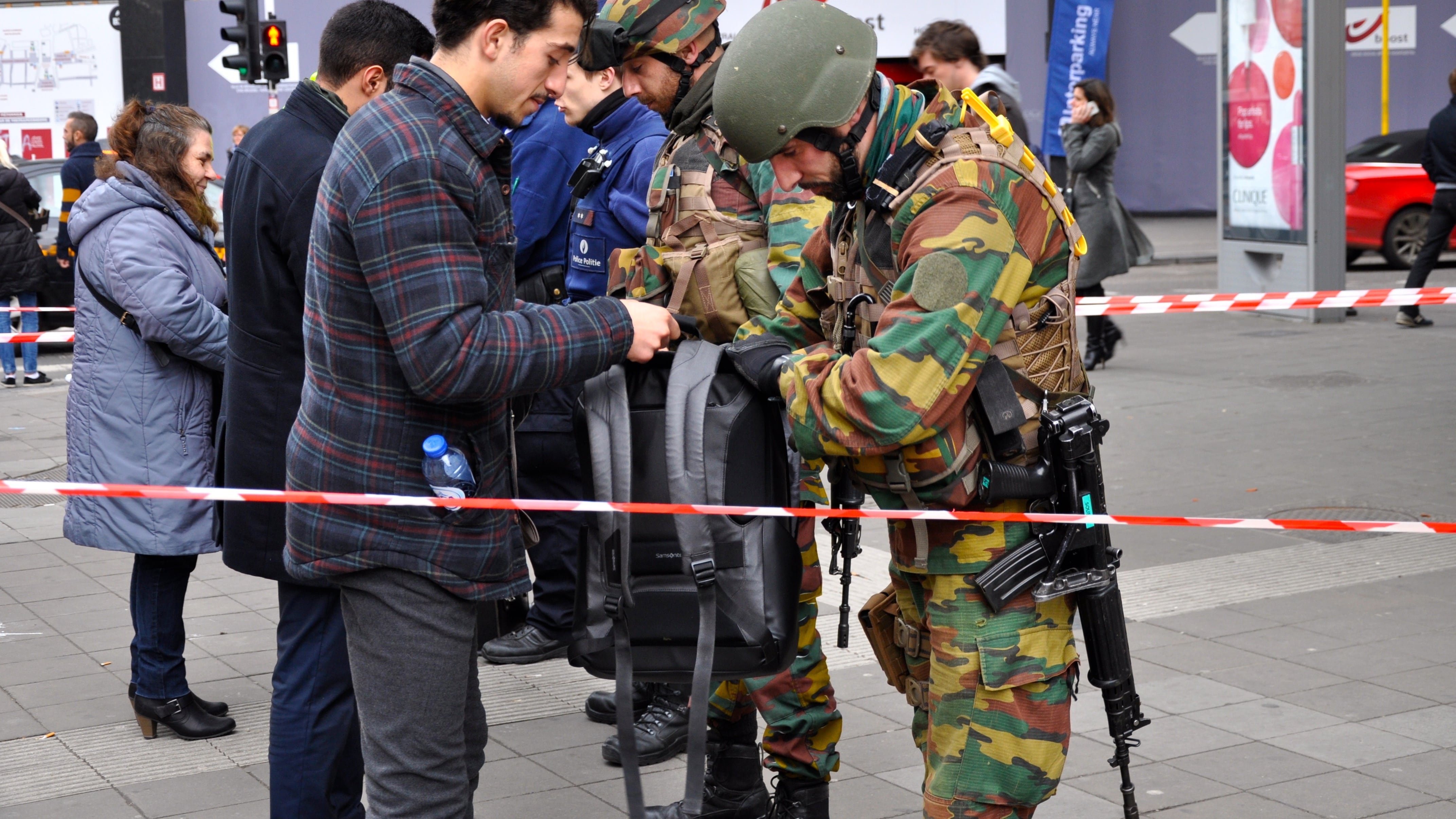 Attentati in Belgio e Francia, per polizia "imminenti altri attacchi"