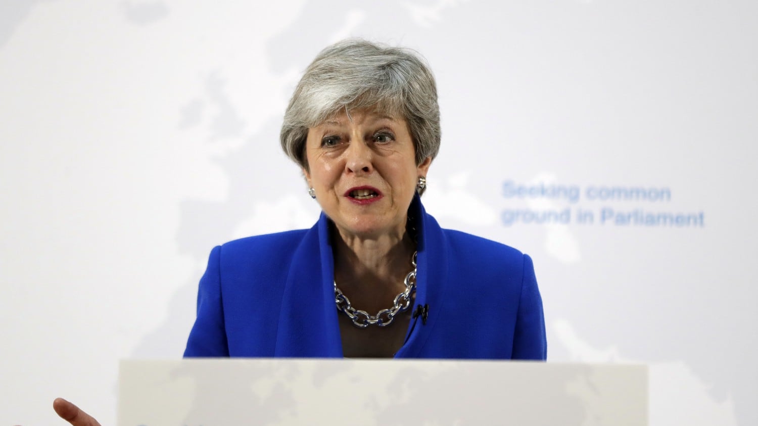 Londra vota già: calcio alla Ue. Adesso May ha le ore contate