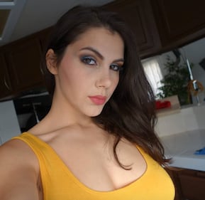 Valentina Nappi topless su Instagram 2
