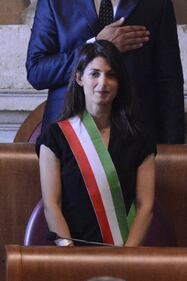 La prima seduta dell'era Raggi 5