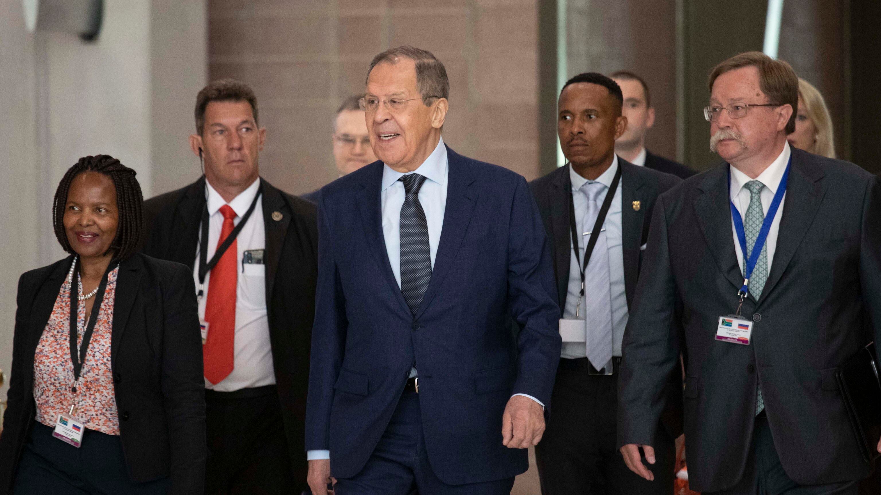 "Con l'Occidente la guerra è reale, non più ibrida". L'affondo di Lavrov