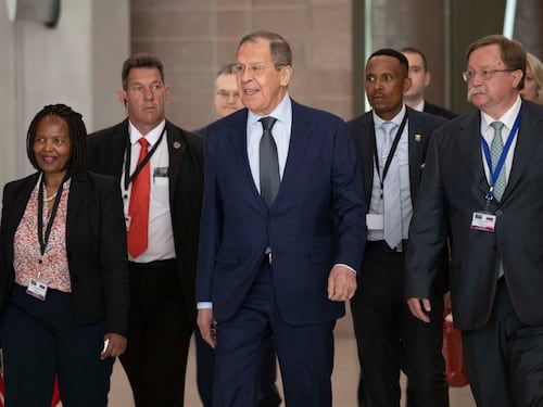 "Con l'Occidente la guerra è reale, non più ibrida". L'affondo di Lavrov