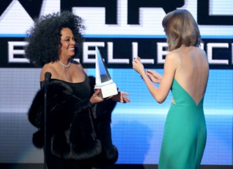 La bella Taylor Swift ai Music Awards 7