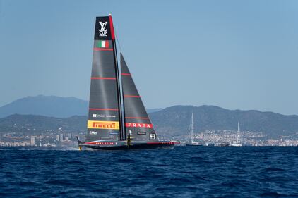 Luna Rossa domina American Magic e si porta sul 4-0: le immagini più belle della Louis Vuitton Cup 5