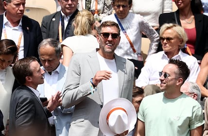 Parata di vip al Roland Garros per la finale tra Alcaraz e Sinner: le immagini più belle 20