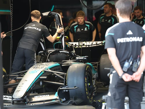 Formula 1, a Baku Norris e Russell inseguono Antonelli e la Ferrari sogna la prima vittoria
