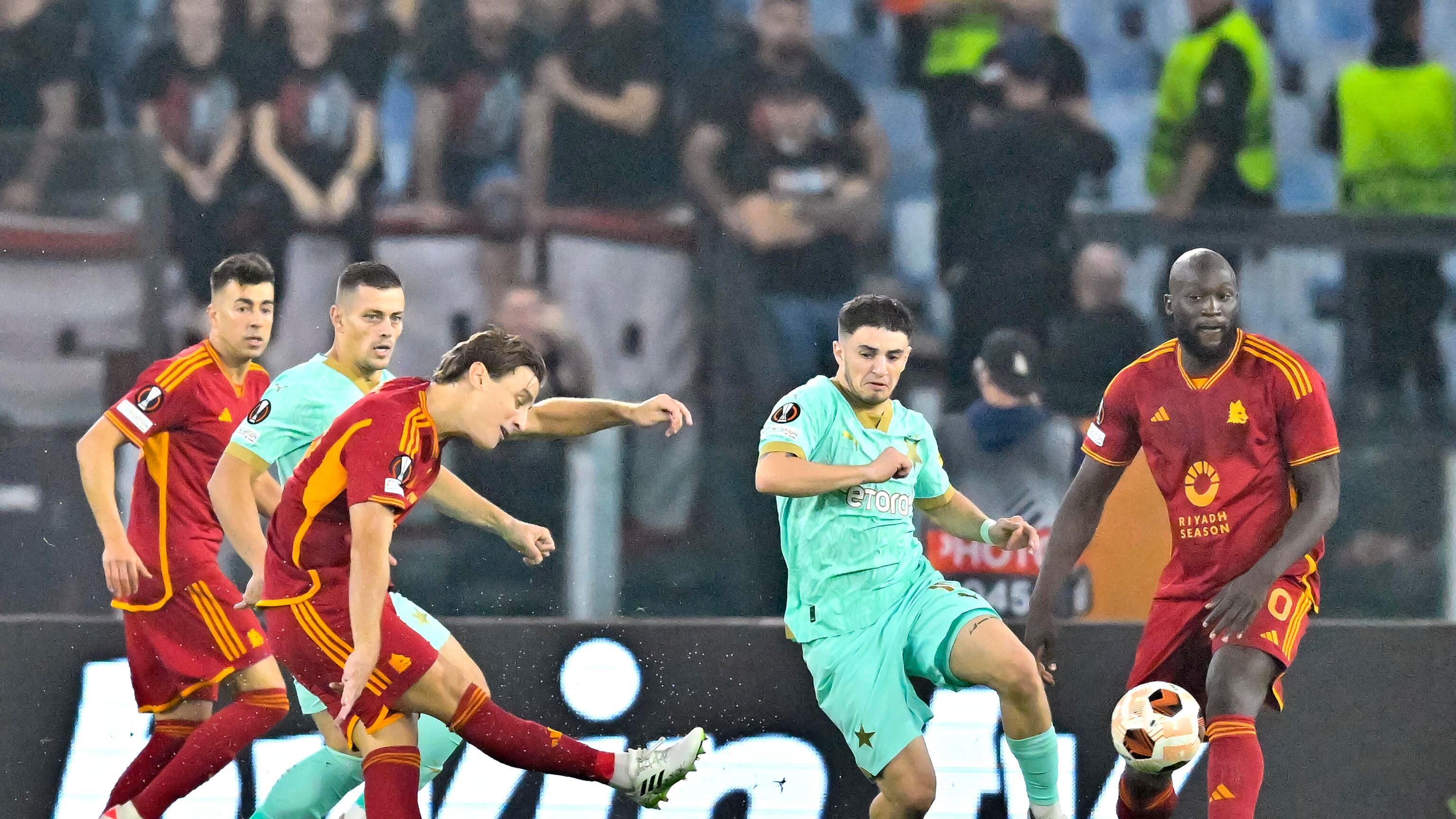 Alla Roma bastano 17 minuti perfetti per stendere 2-0 lo Slavia Praga