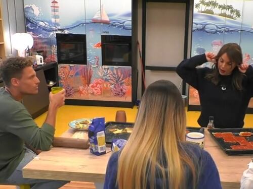 Gf, duro scontro tra Gennaro e Francesca. La De André: "Zitto, taci"