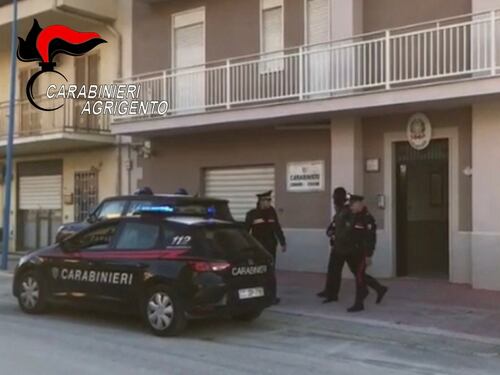 Gambiano senza fissa dimora aggredisce una coppia di anziani e viene arrestato