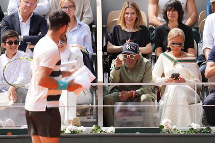Parata di vip al Roland Garros per la finale tra Alcaraz e Sinner: le immagini più belle 7