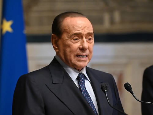 Sentenza choc dei giudici: si può insultare Berlusconi