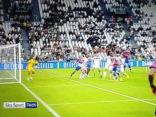Il Var, il gol annullato e il fallo: cos'è successo a Juventus-Salernitana