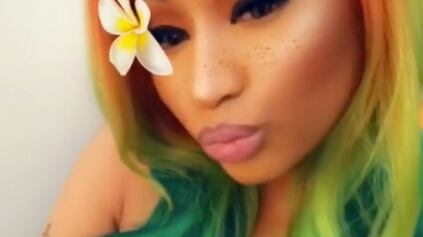 Nicki Minaj bollente per carnevale