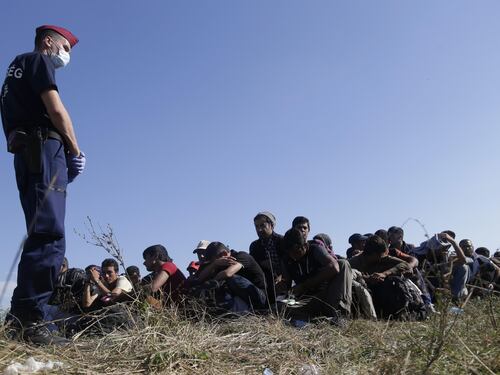 Passaporti falsificati in Turchia e rotta balcanica: così i terroristi arrivano in Europa