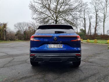 Le immagini della Renault Austral E-tech: guarda la gallery 4