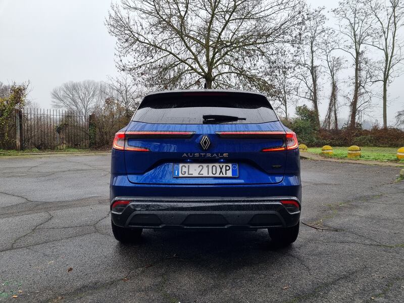 Le immagini della Renault Austral E-tech: guarda la gallery 4