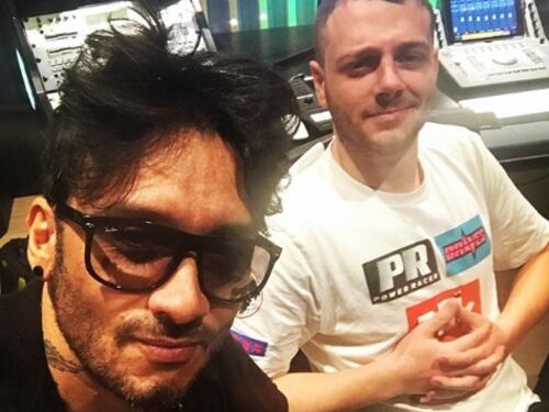 Fabrizio Moro con Anastasio, il web lo critica e lui replica: "Non amo le cose già sentite"