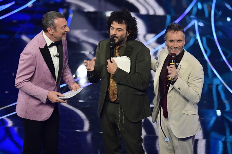 Sanremo 2024: ecco il look della quarta serata del Festival di Nek e Renga 8