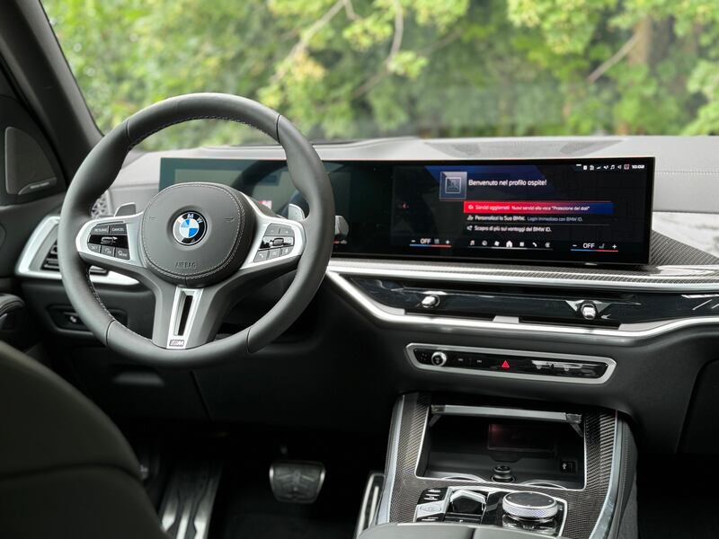 BMW X5 M60i: guarda la gallery del super SUV tedesco da 530 CV 17