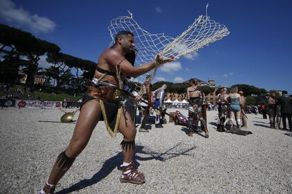 Roma antica torna a vivere 17