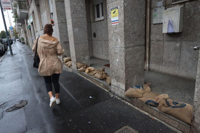 Maltempo a Milano, esonda il Seveso