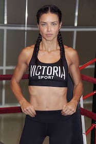 L'allenamento di un angelo: Adriana Lima sul ring 7