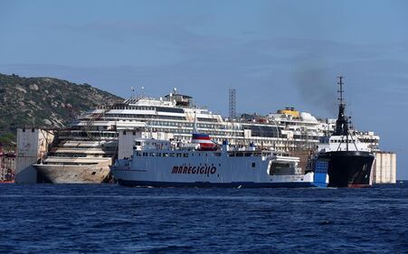 La Concordia verso Genova 9