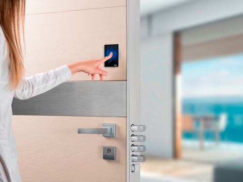 Design e sistemi avanzati invisibili per difendere e gestire la casa