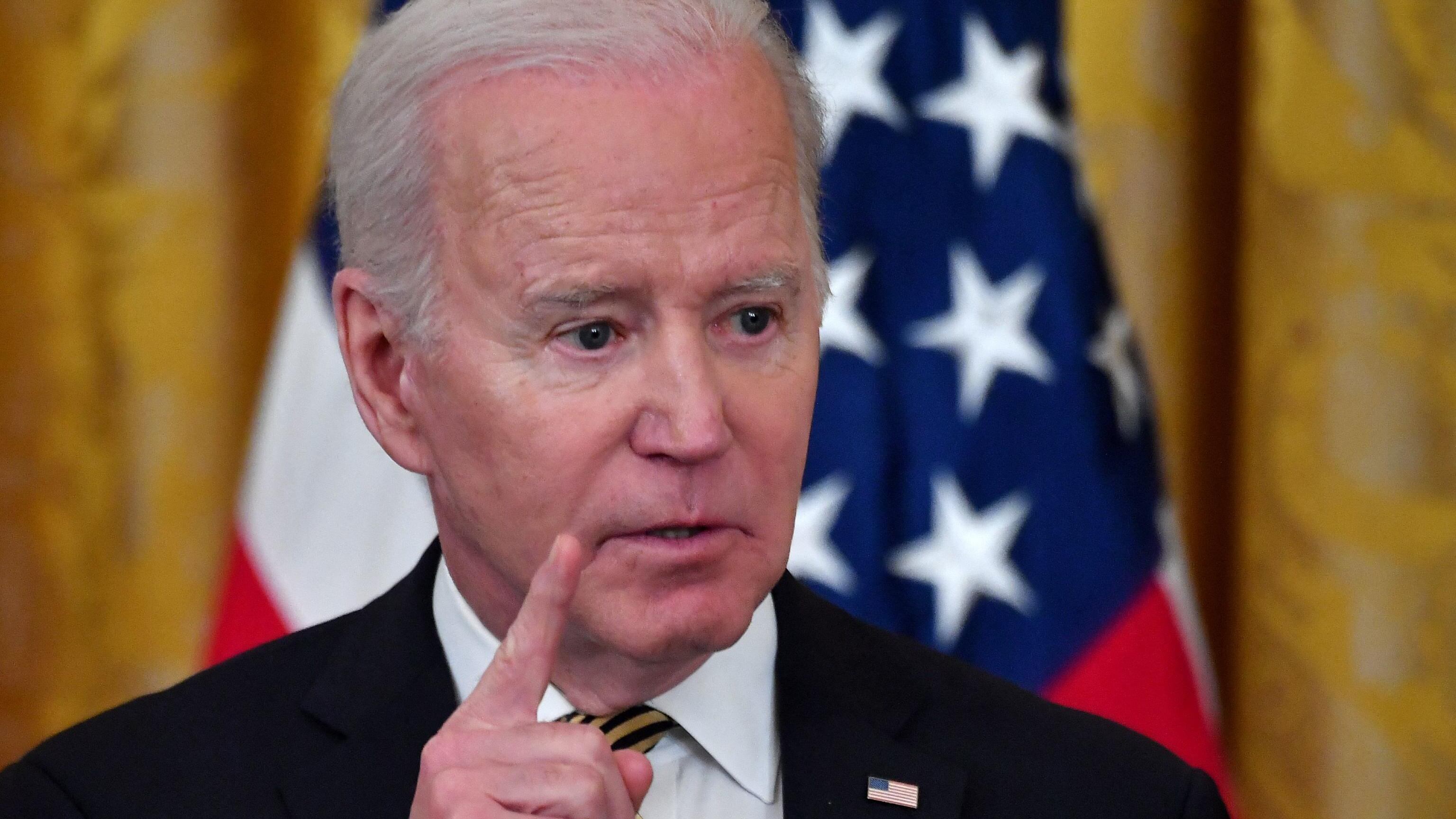 Zelensky al Congresso Usa: "L'11 settembre ogni giorno". Biden: 9mila difese anti-aeree