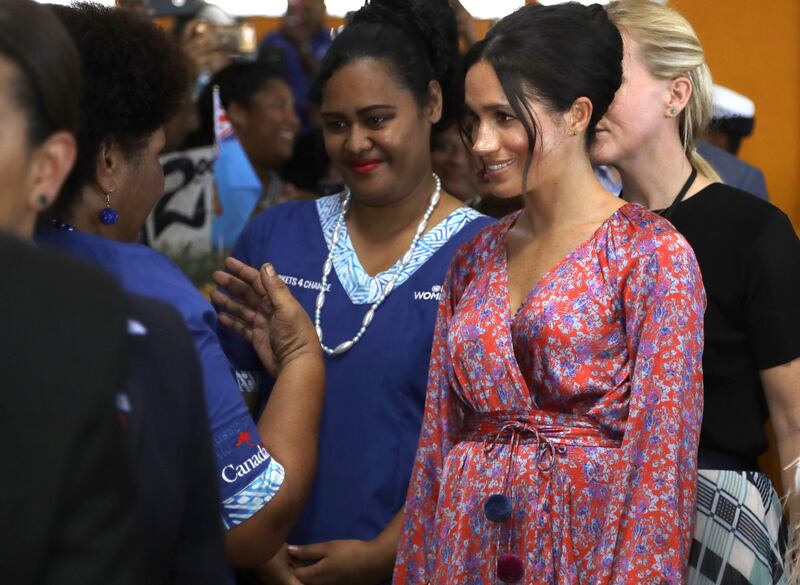 Meghan Markle, i primi scatti in abito premaman 8