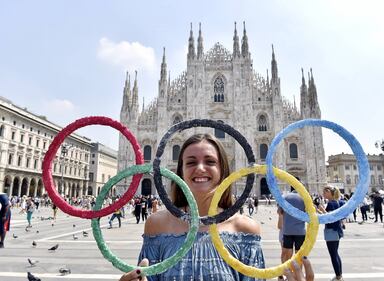 I cinque cerchi delle Olimpiadi colorano Milano 6