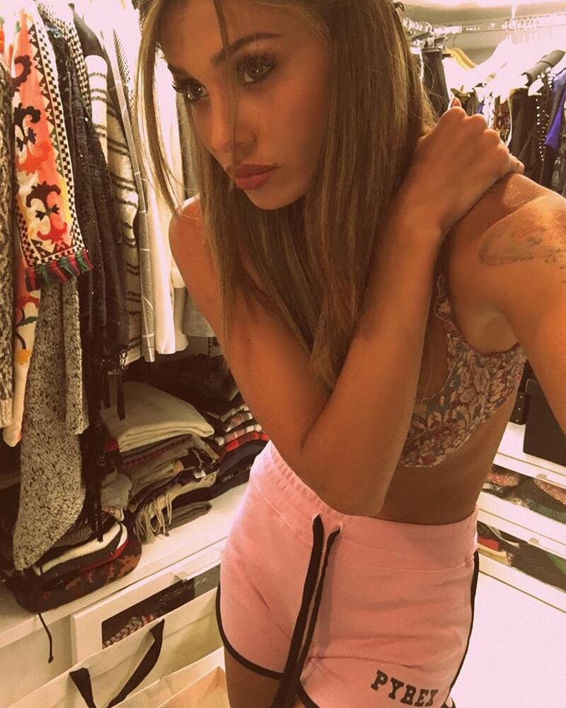 Belen Rodriguez, i selfie più sexy: foto 43