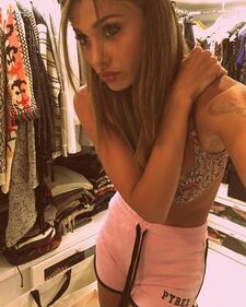 Belen Rodriguez, i selfie più sexy: foto 43