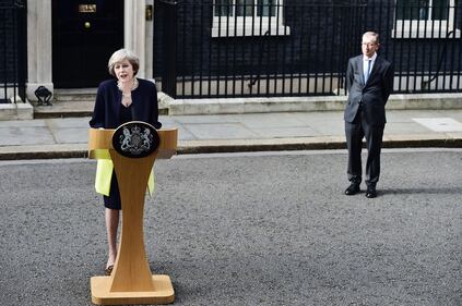 Theresa May a Downing Street 7