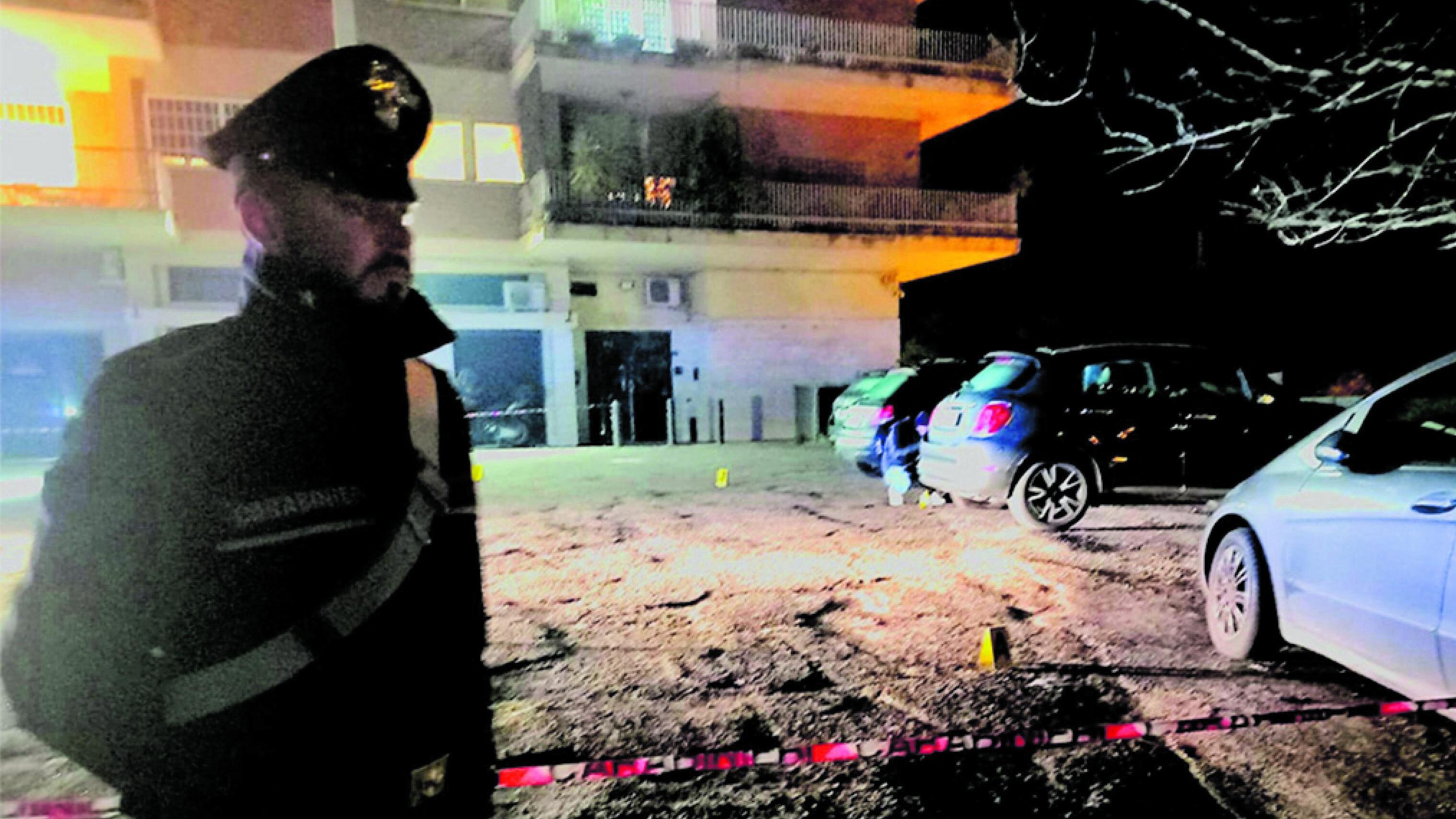 Spari al ladro, è omicidio. "Dieci colpi dal vigilante"