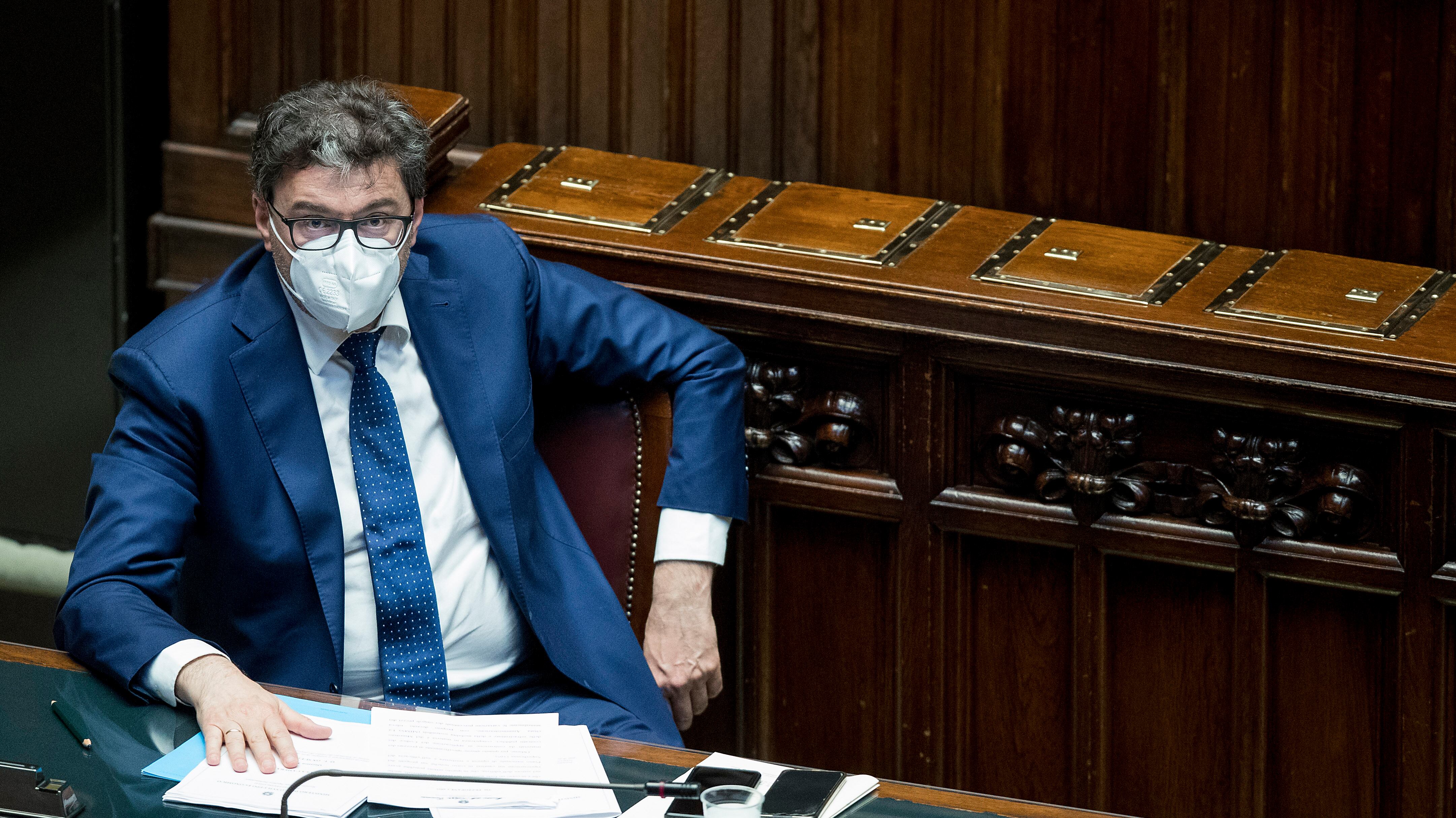 Offerta Kkr per Tim, governo in campo