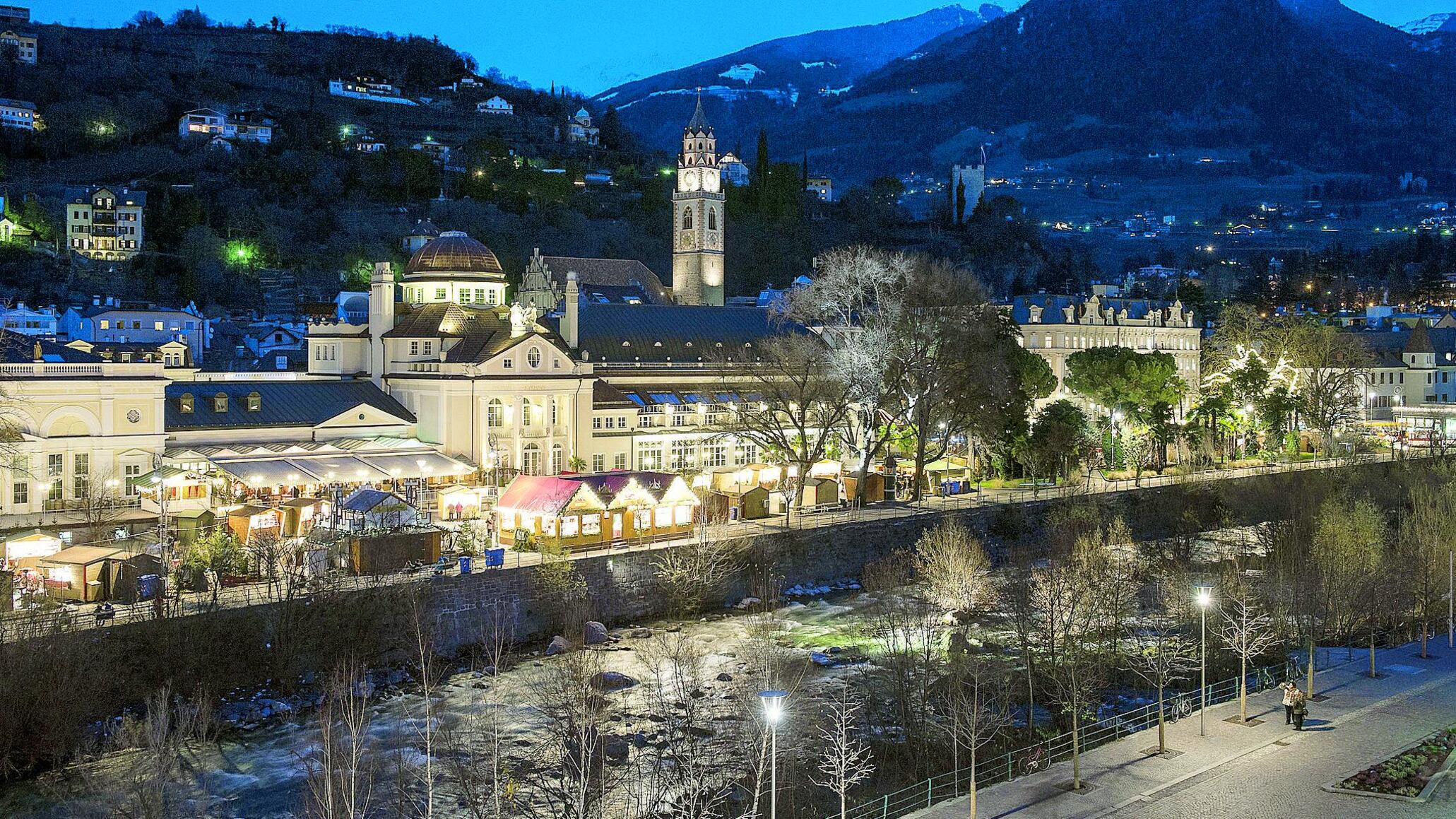 Bancarelle e tradizioni. Le Alpi si preparano allo spirito del Natale