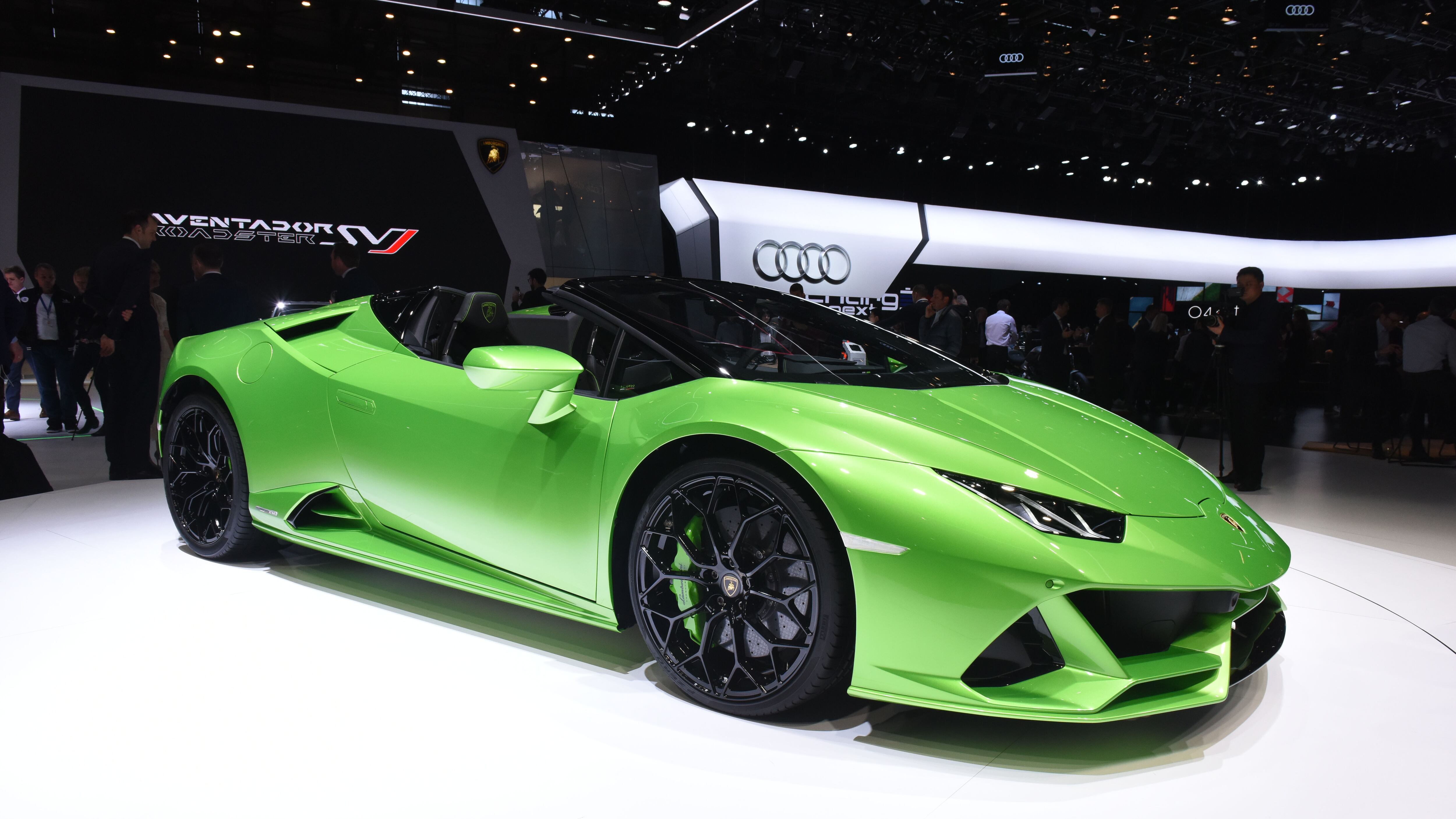Stretta Ue su auto di lusso, yacht e jet: chi verrà segnalato e perché