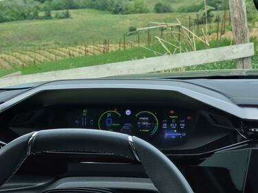 Peugeot 408, le foto del crossover “tuttofare” 23