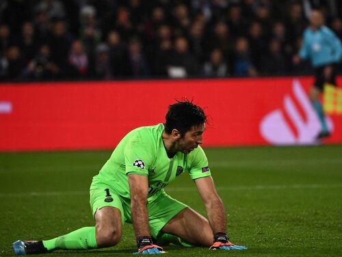 Psg fuori dalla Champions, tutti contro Buffon: "Alzala Gigi, alzala"
