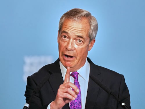 Il partito resta debole e le divisioni continuano. Senza un leader di peso Farage prepara la festa