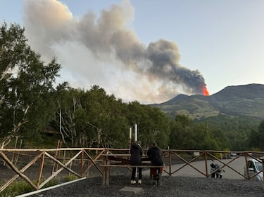 Eruzione dell'Etna: le spettacolari immagini del vulcano  10