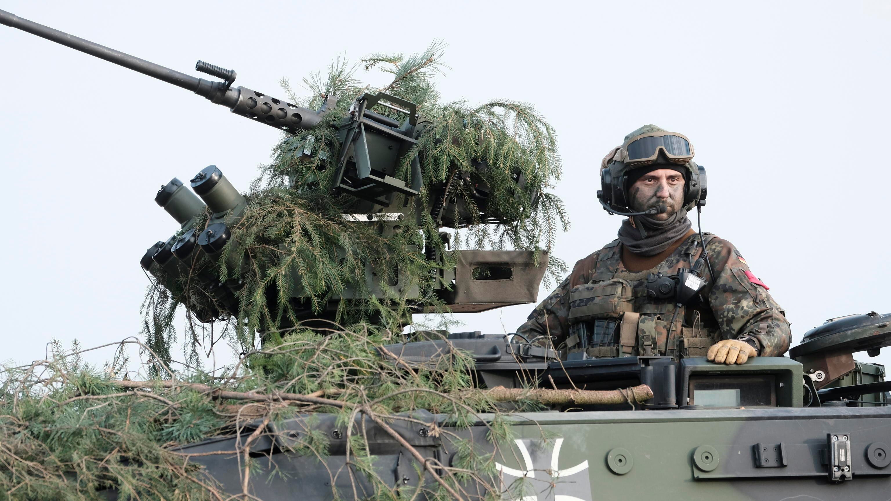 800 mila soldati Nato pronti: spunta il piano segreto in caso di guerra con la Russia