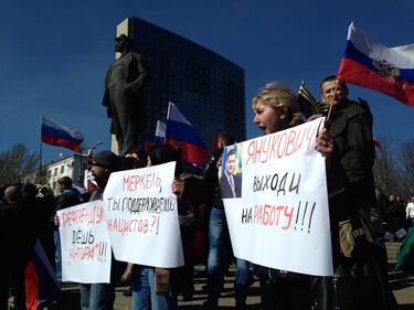 Manifestazione filorussa a Donetsk 6