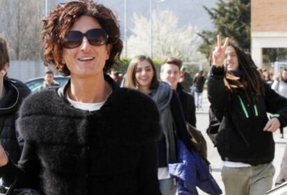 Agnese Renzi paparazzata a scuola e gli alunni fanno gesti alle sue spalle 5
