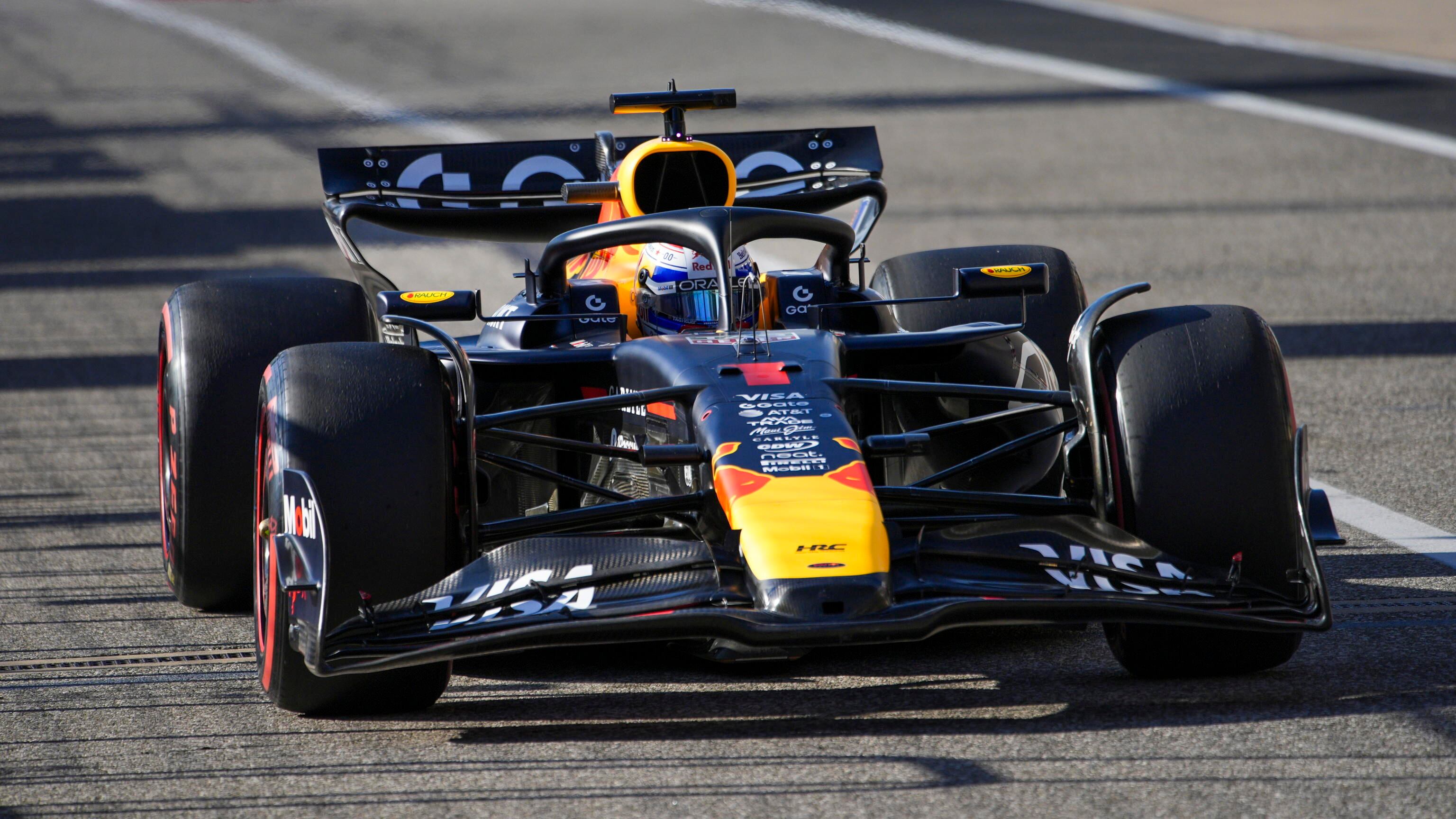 Scontro Piastri-Norris alla prima curva. Verstappen ringrazia e spera ancora