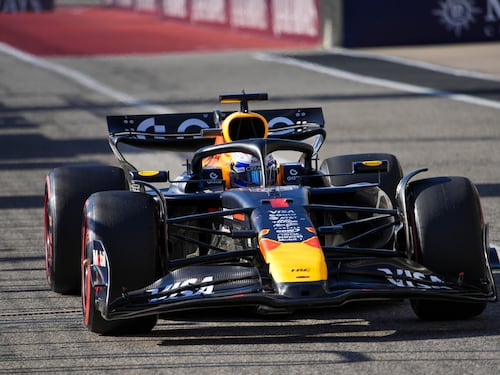 Scontro Piastri-Norris alla prima curva. Verstappen ringrazia e spera ancora