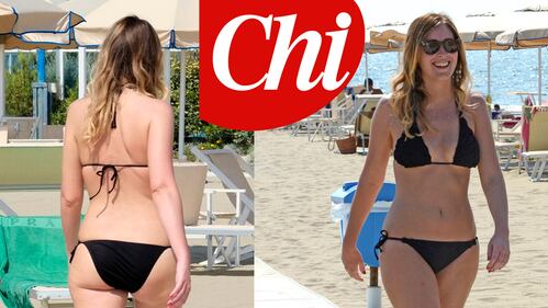 Maria Elena Boschi in spiaggia in bikini 2