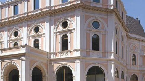 L'ex Provincia in rosso vende il Dal Verme per riparare le scuole