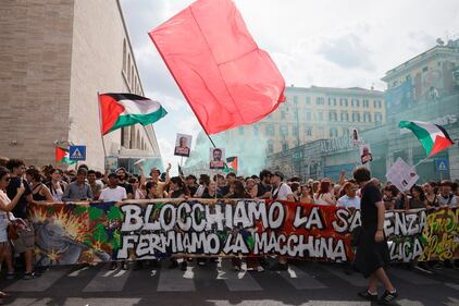 Mezza Italia bloccata dallo sciopero pro-Pal 9